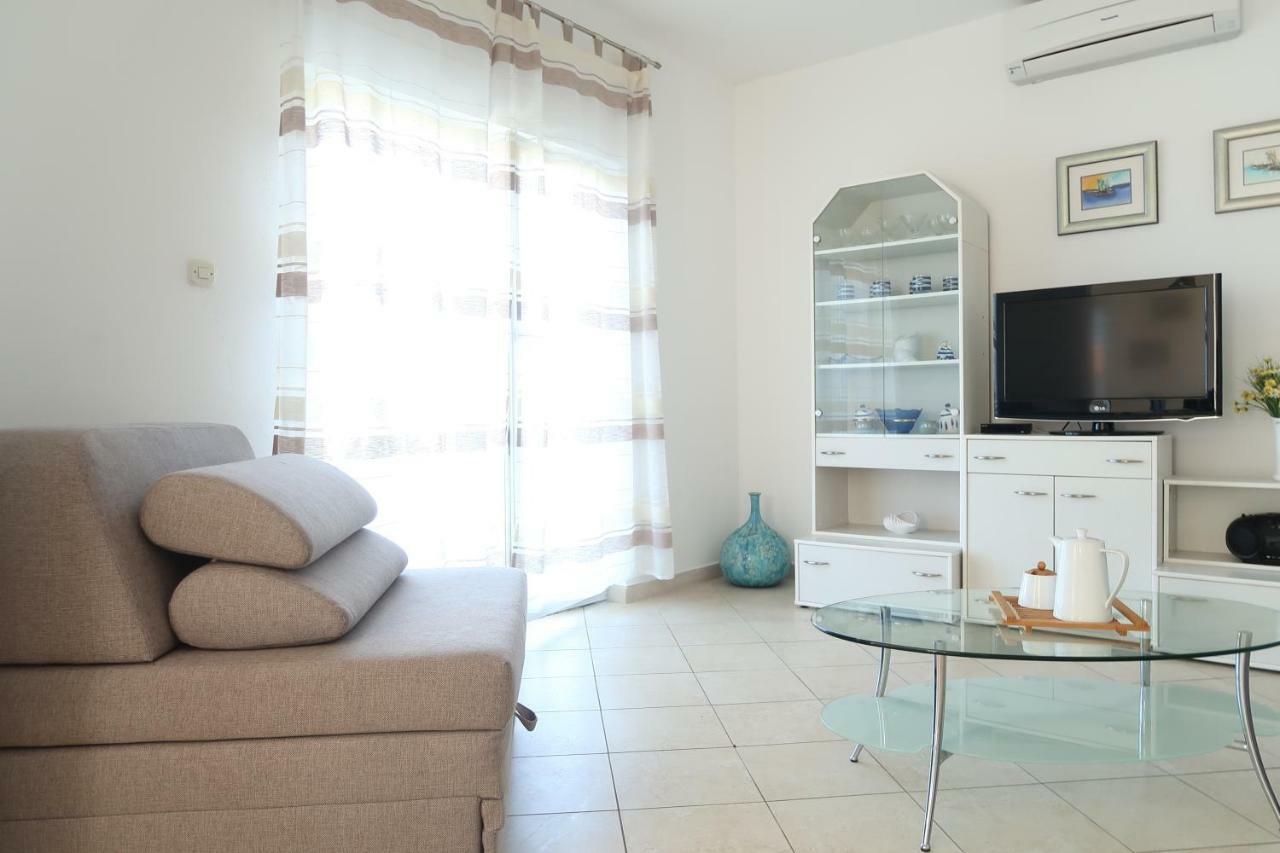Apartments Maras Primosten Ngoại thất bức ảnh