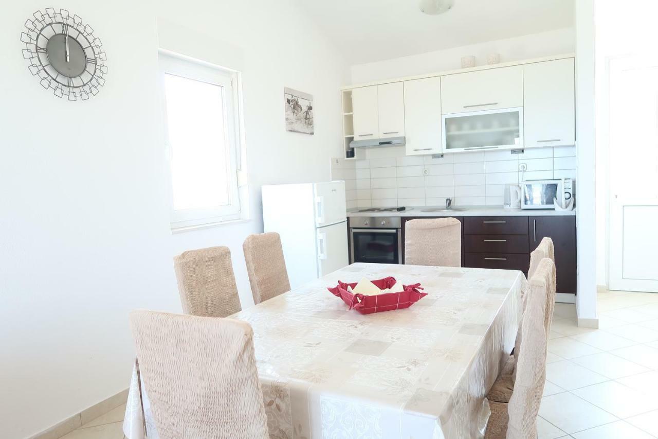 Apartments Maras Primosten Ngoại thất bức ảnh