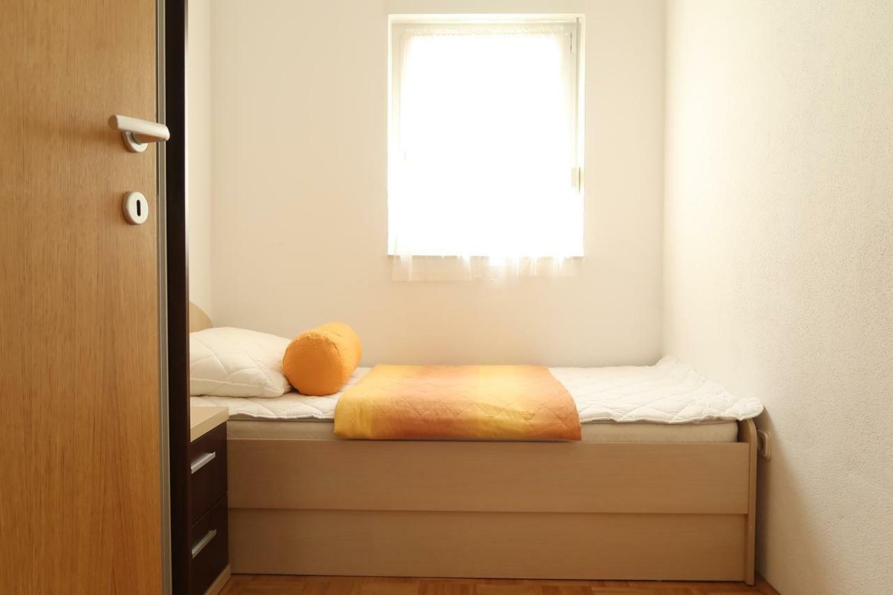 Apartments Maras Primosten Ngoại thất bức ảnh